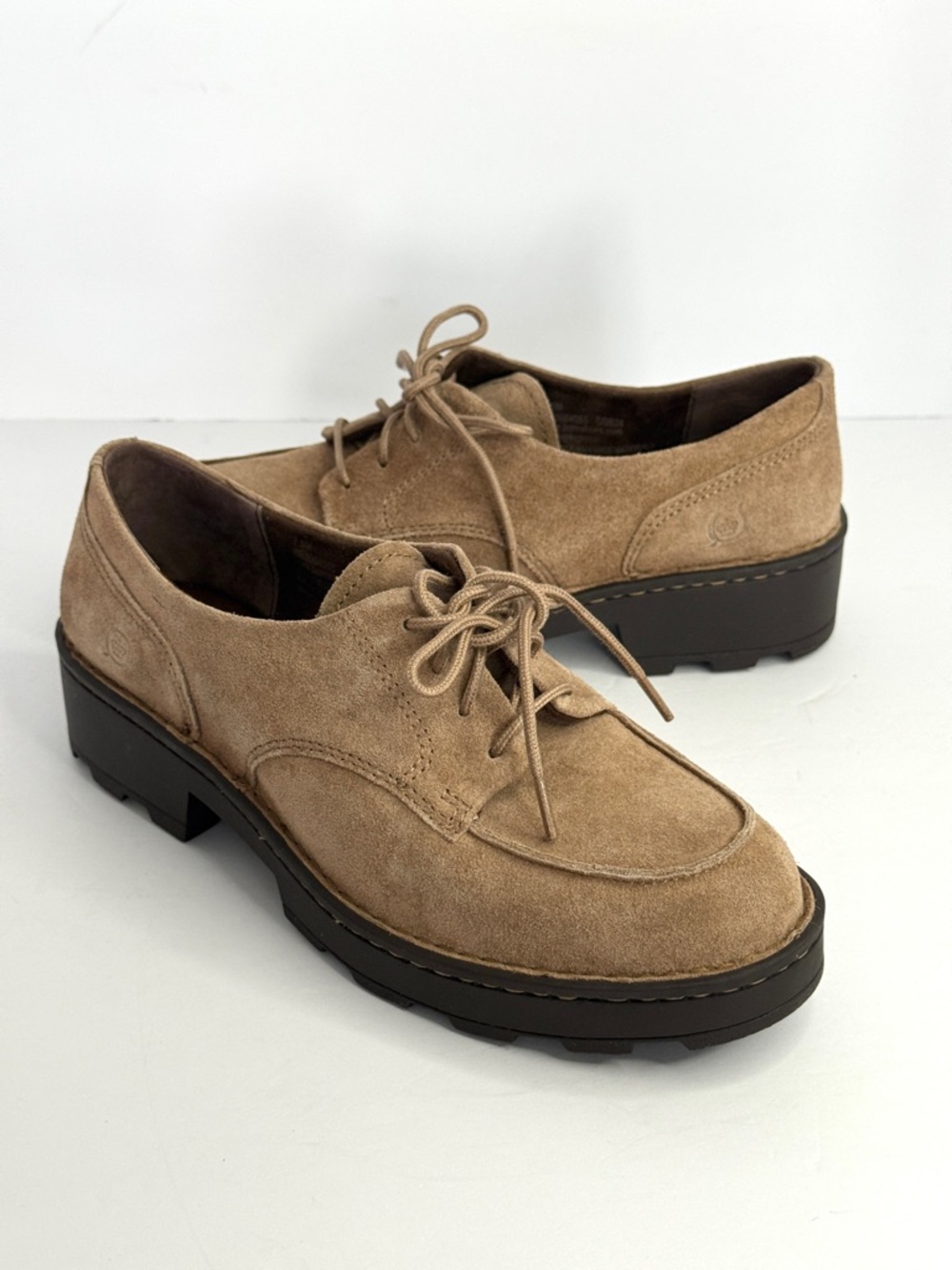 Born Women's Corby Moc Toe Taupe Suede Lace Up Oxford Shoes Size 7.5M
